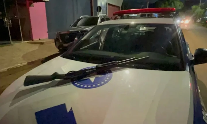 Equipe do sgt Machado prende bando com espingarda calibre 12 em veículo na zona leste