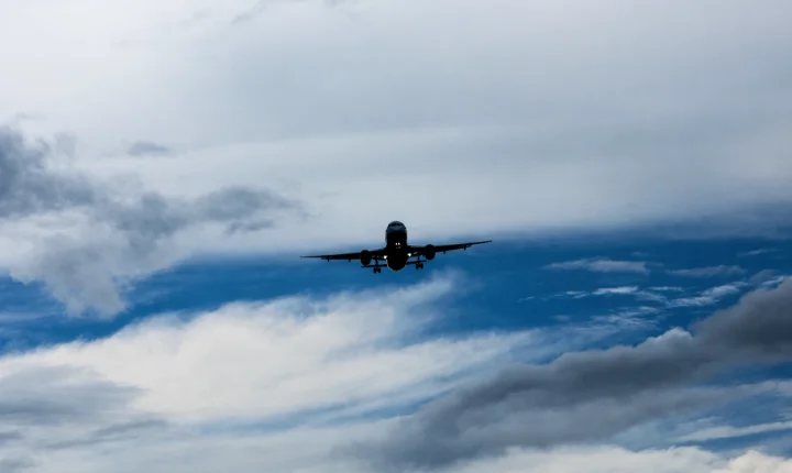 Passagens aéreas: governo zera imposto de querosene para conter alta